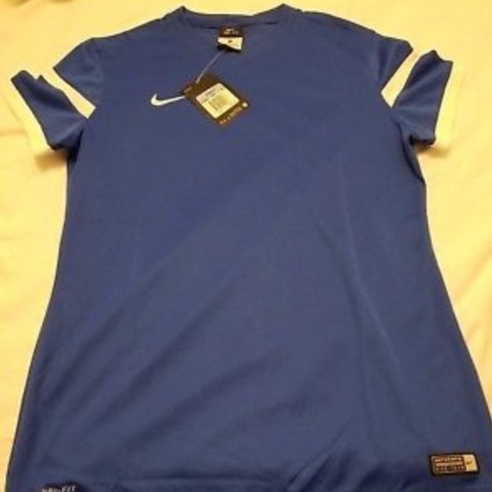 Nike shirt Drifit Jersey style top size M NWT
